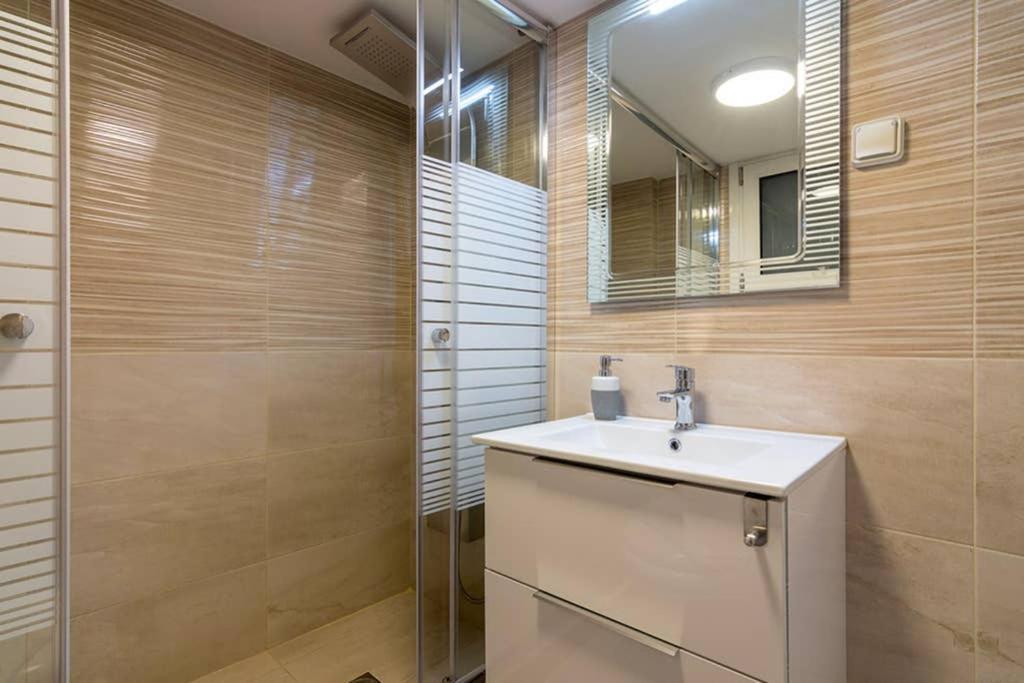 Апартаменти Brand New Decorated Flat For 4 Ppl In Pagrati Афіни Екстер'єр фото