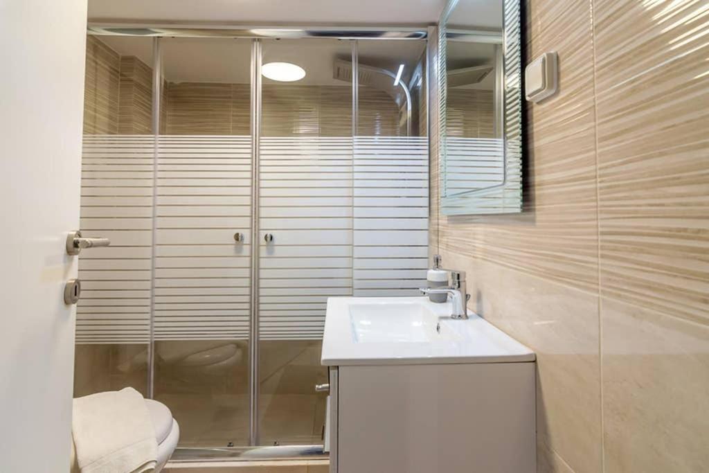 Апартаменти Brand New Decorated Flat For 4 Ppl In Pagrati Афіни Екстер'єр фото
