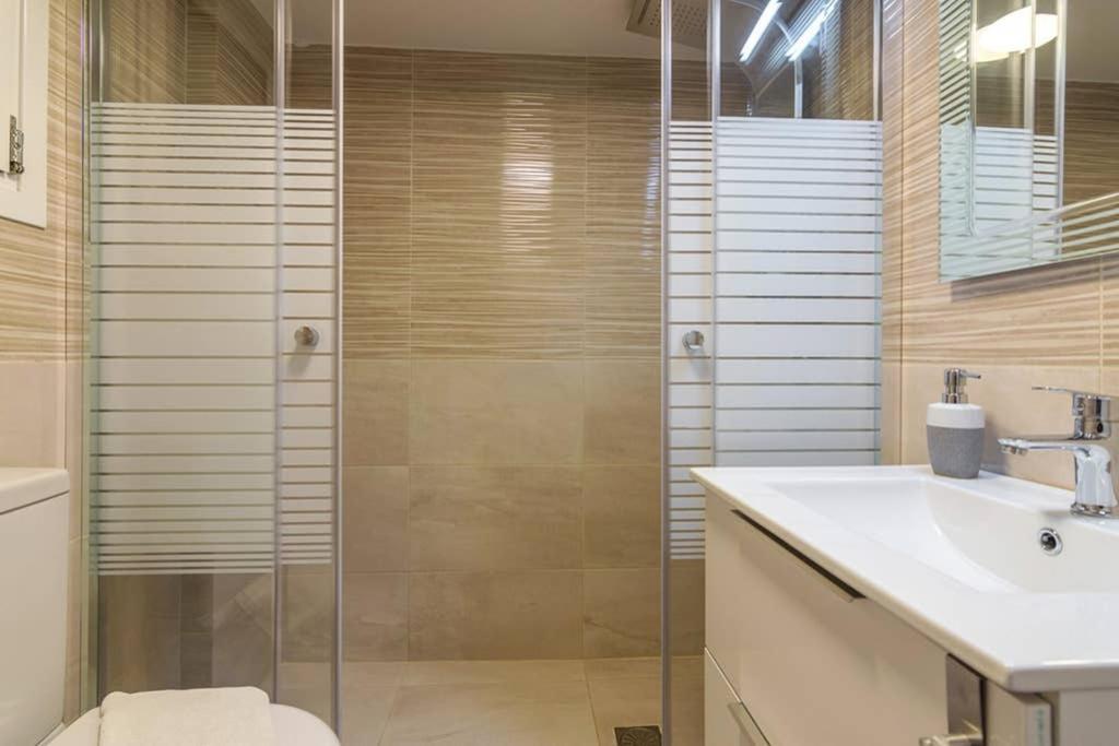 Апартаменти Brand New Decorated Flat For 4 Ppl In Pagrati Афіни Екстер'єр фото